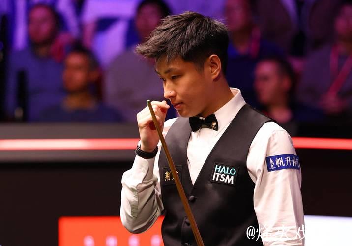 赵心童惜败米尔金斯 无缘西安大奖赛32强 赵心童惜败米尔金斯 无缘西安大奖赛32强