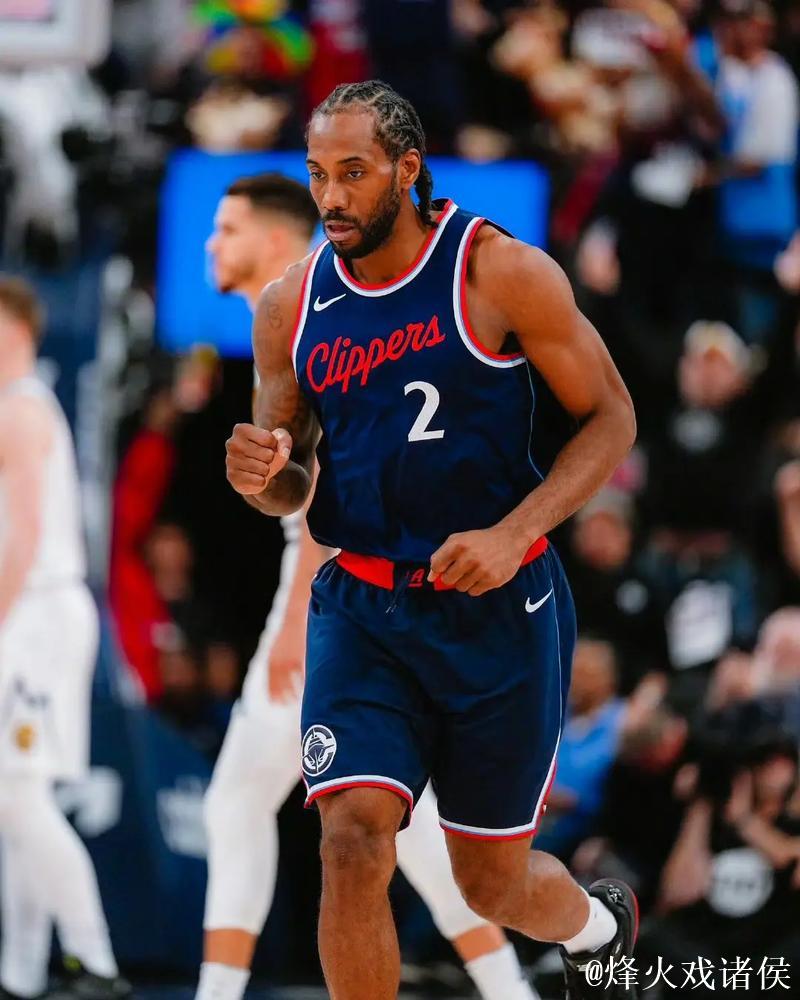 哈登39+9+11完胜约基奇28+14+11 快船险胜掘金